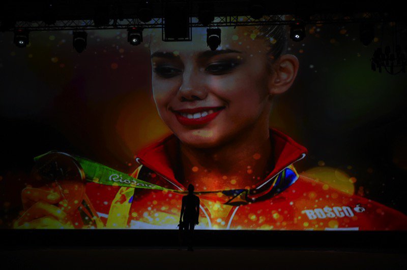 III Новогоднее шоу олимпийских чемпионов с Маргаритой Мамун 2016 - Москва